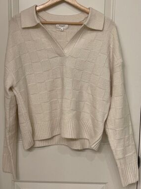 Weekend Los Angeles Cream Collared V-Neck Pullover Sweater
